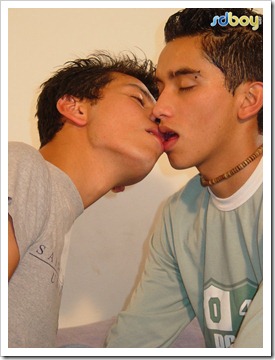 Gay_Latino_Boys (2)