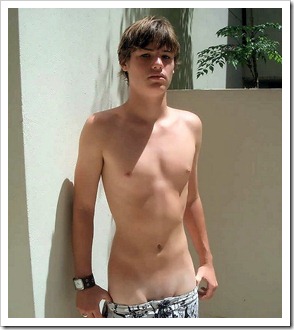 Boys_without_shirtsboypost.com (9)