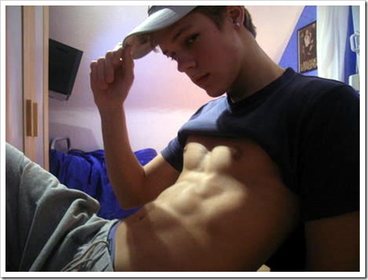 Twinks_with_caps_and_hats_boypost.com (12)