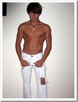 Sexy_teenboys_in_white_pants-boypost (3)