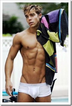 Teen_boys_with_their_towels-boypost (9)