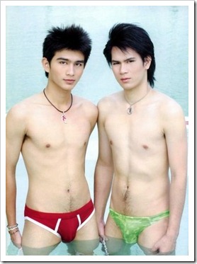 Twinks_with_medals_for_beauty (7)