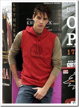 Teen_boys_can_be_sexy_also_with_clothes_on (13)
