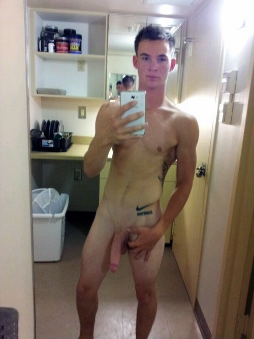Selfies blog naked Nude Selfies
