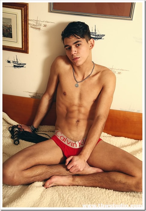 really-cute-young-twink-Enzo-TBW (2)